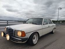 Mercedes-Benz 240