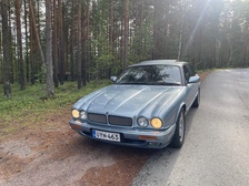 Jaguar XJR