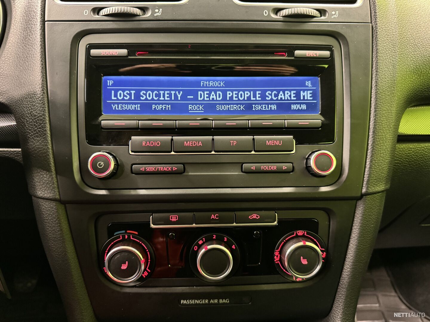 11 / 18