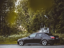BMW 523