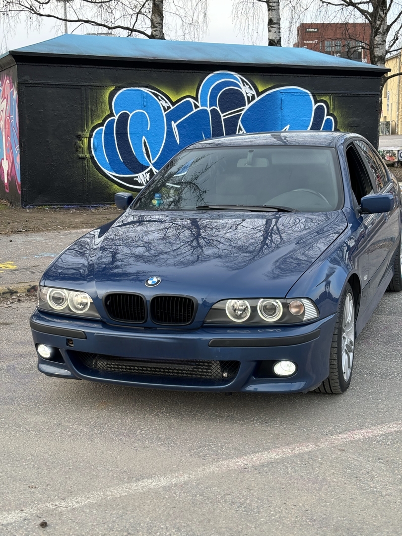 BMW 528