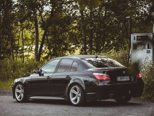BMW 523