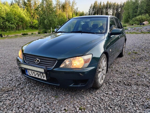 Lexus IS
