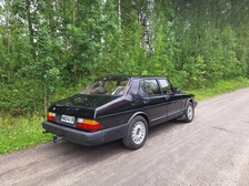 Saab 900
