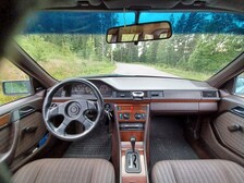 Mercedes-Benz 230
