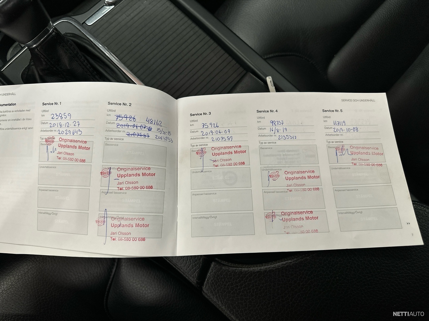 25 / 27