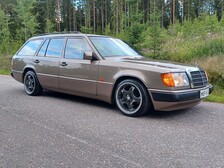 Mercedes-Benz 230
