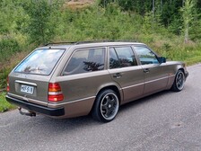 Mercedes-Benz 230