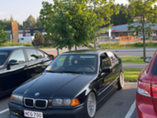 BMW 323