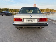 BMW 325