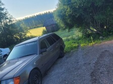 Mercedes-Benz 230