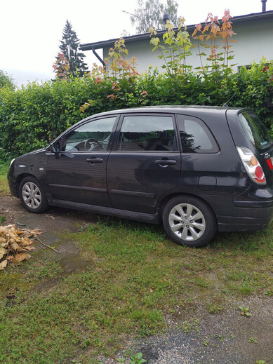Suzuki Liana