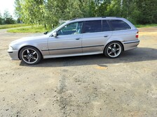 BMW 528
