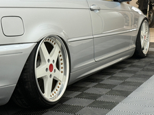 BMW 323