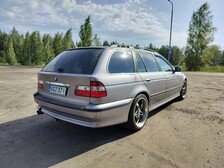 BMW 528