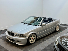 BMW 323