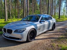 BMW 750