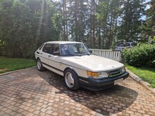 Saab 900