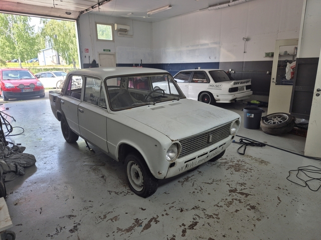 Lada 1200
