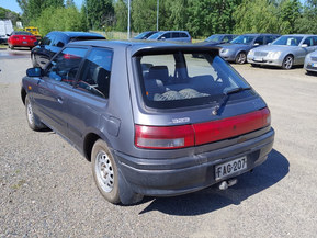 Mazda 323