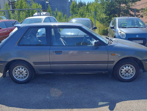 Mazda 323