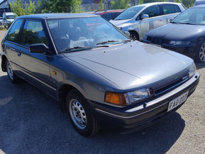 Mazda 323