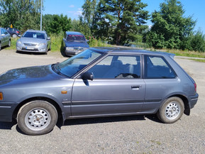 Mazda 323