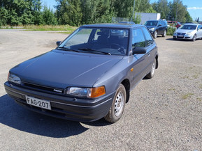 Mazda 323