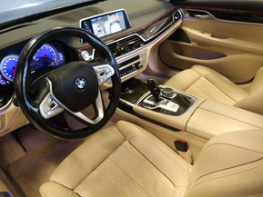 BMW 740