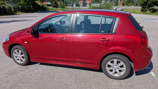Nissan Tiida