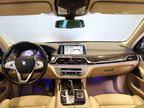 BMW 740