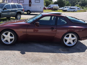 Porsche 944