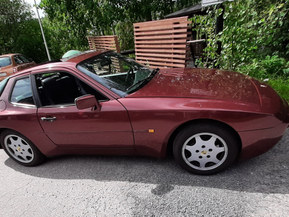Porsche 944