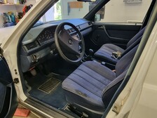 Mercedes-Benz 200