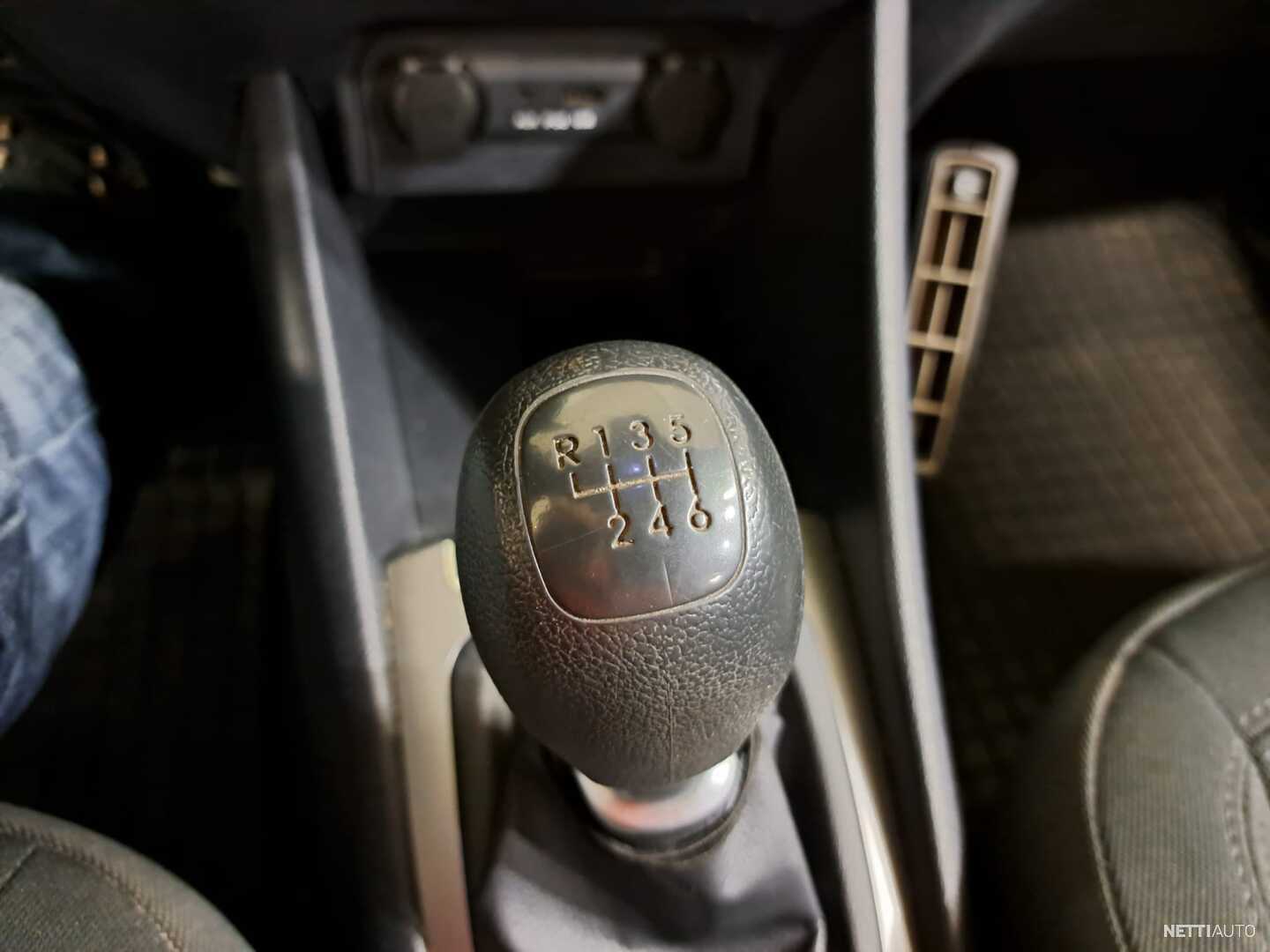 30 / 34
