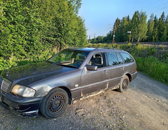 Mercedes-Benz 230