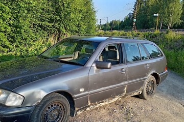 Mercedes-Benz 230