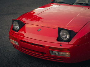 Porsche 944