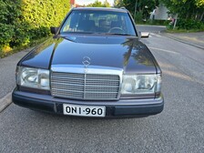 Mercedes-Benz 230