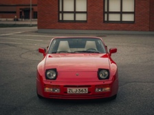 Porsche 944