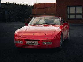 Porsche 944