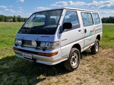 Mitsubishi L300