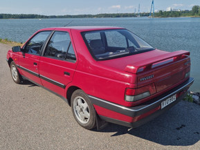 Peugeot 405