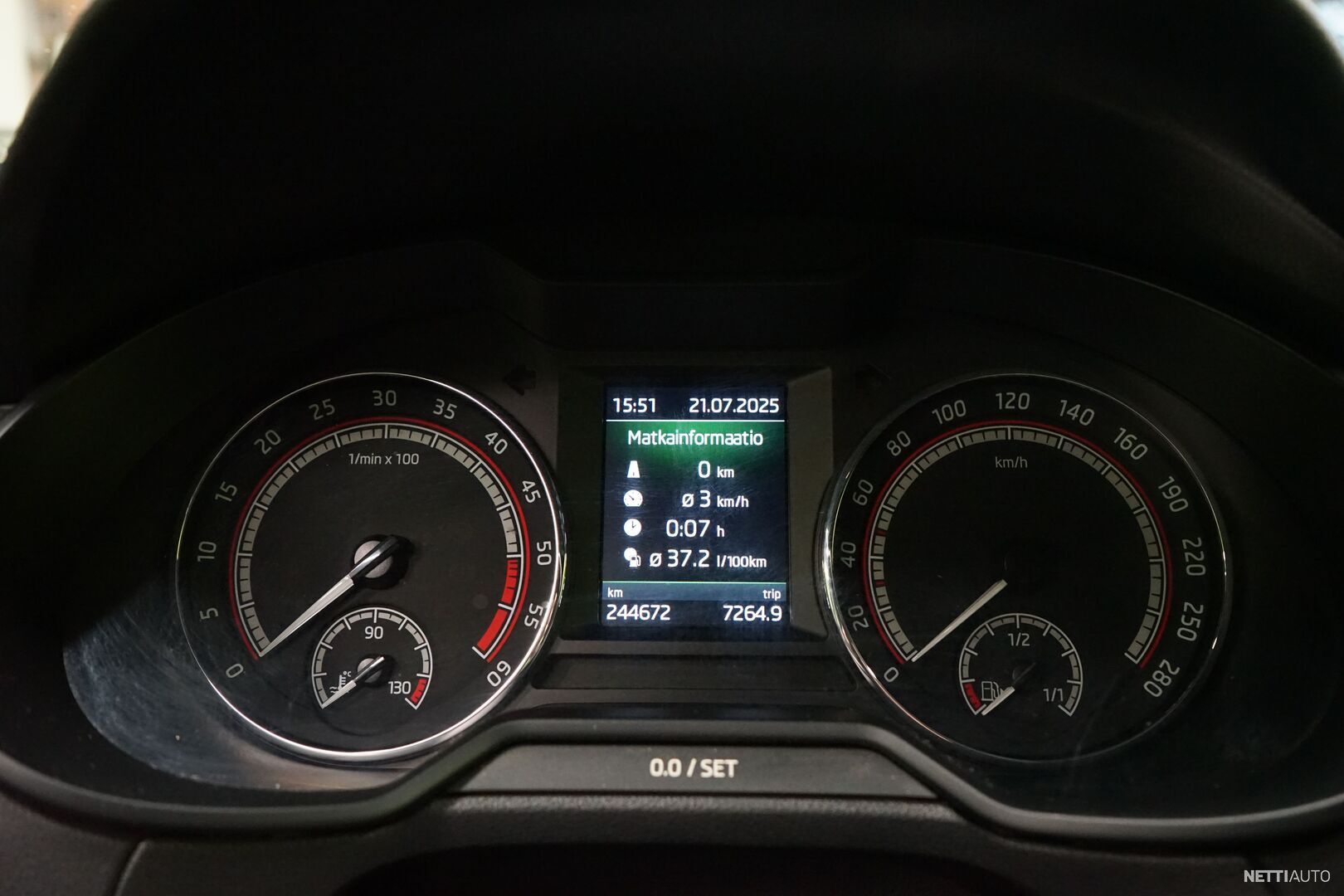 18 / 24