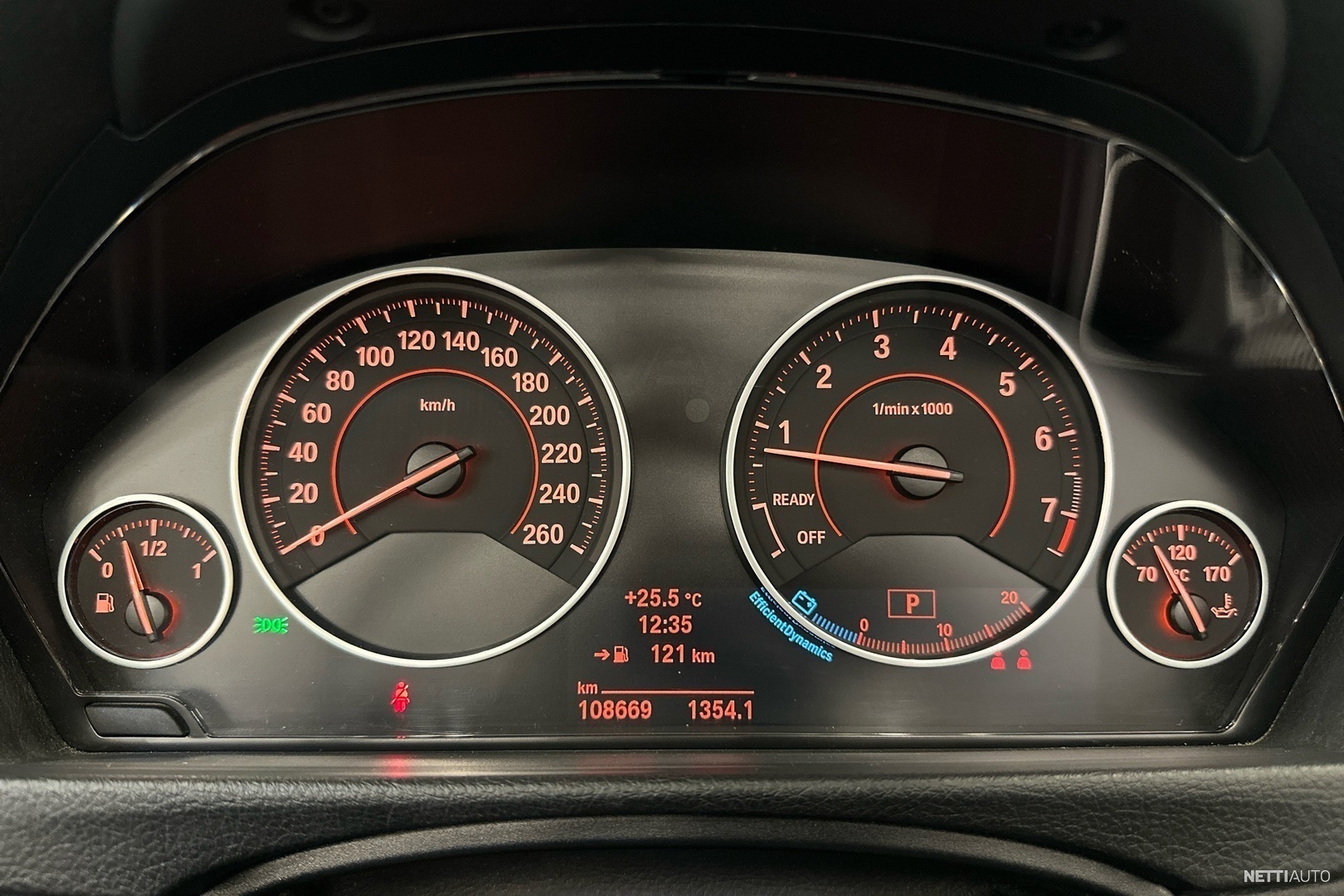 23 / 44