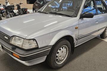 Mazda 323