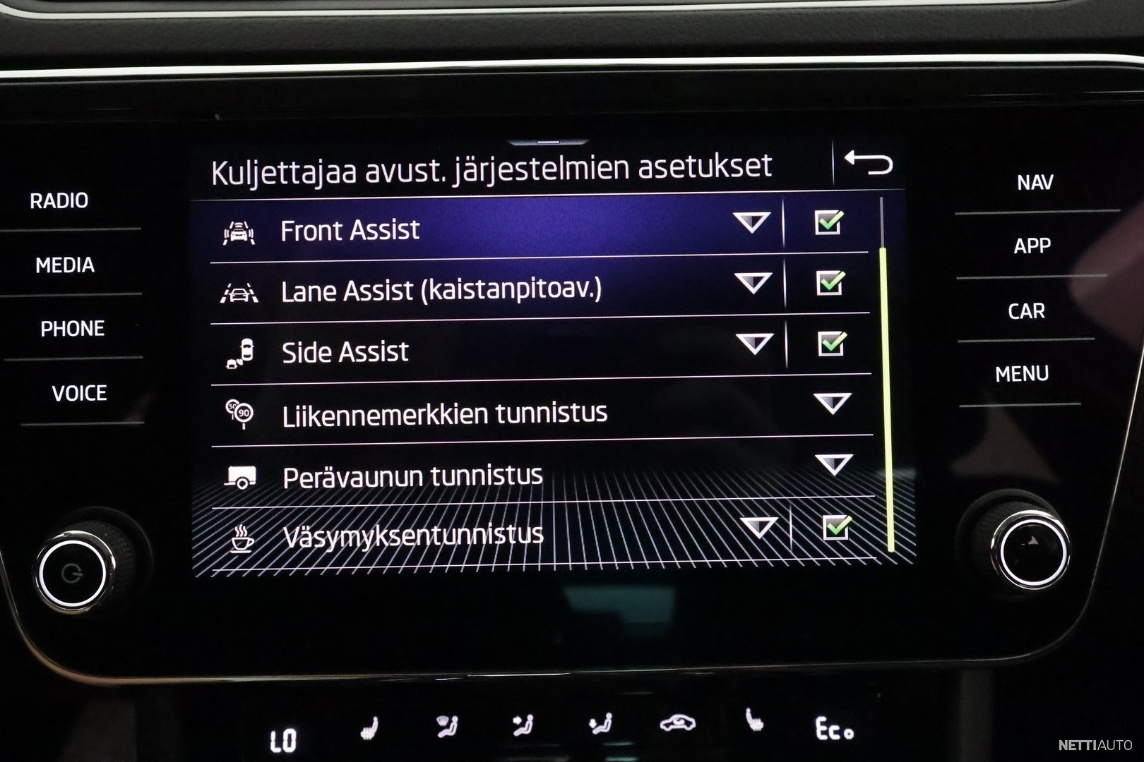 28 / 43