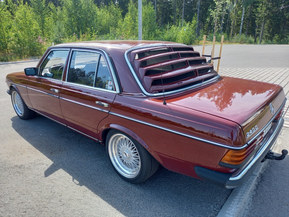 Mercedes-Benz 220