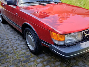 Saab 900