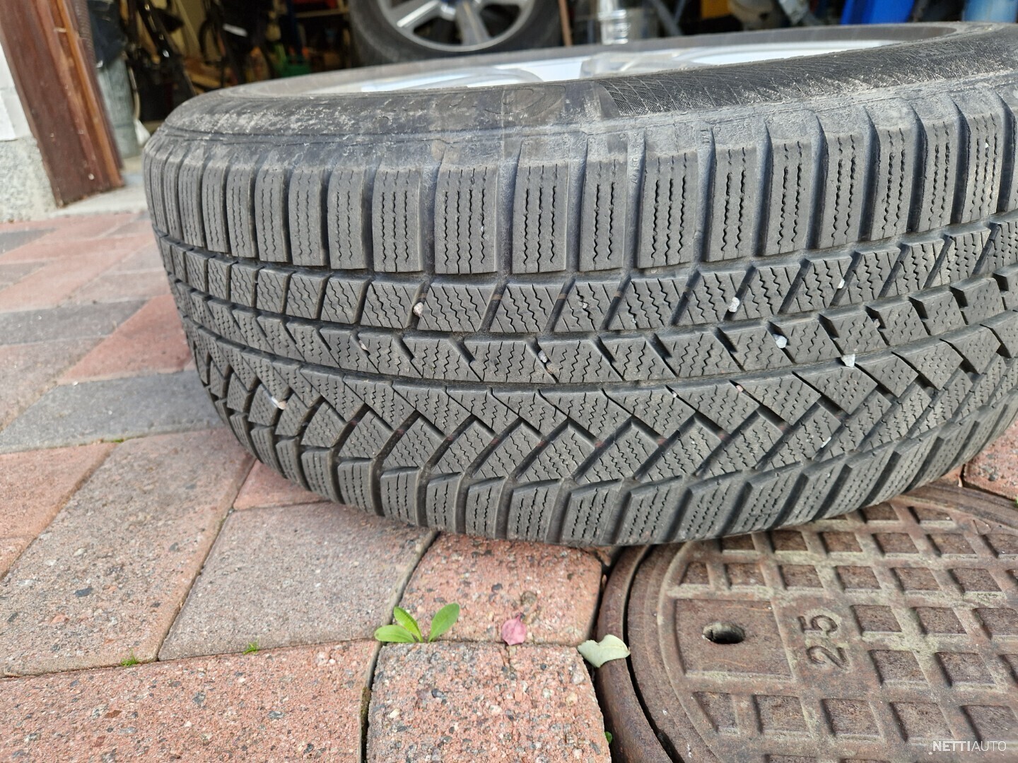 16 / 19